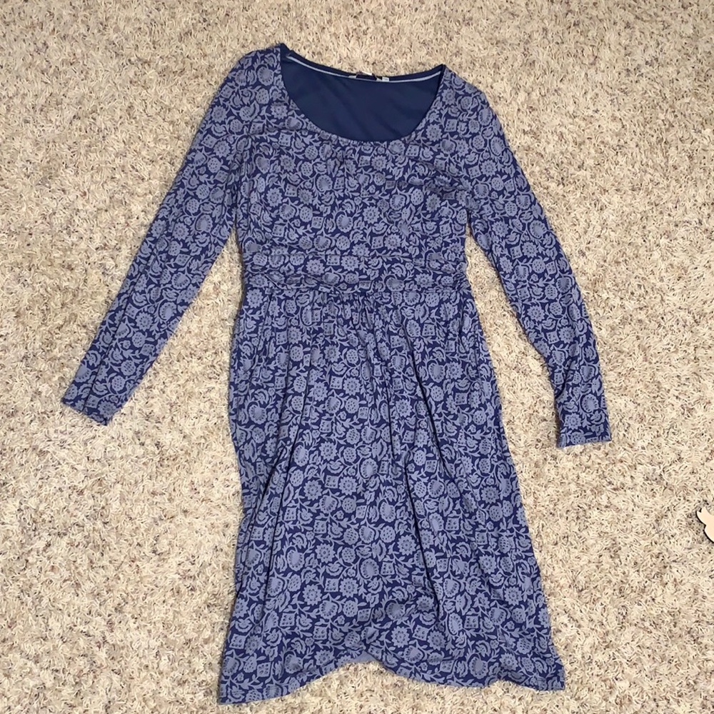 Boden dress, floral purple in great condition.